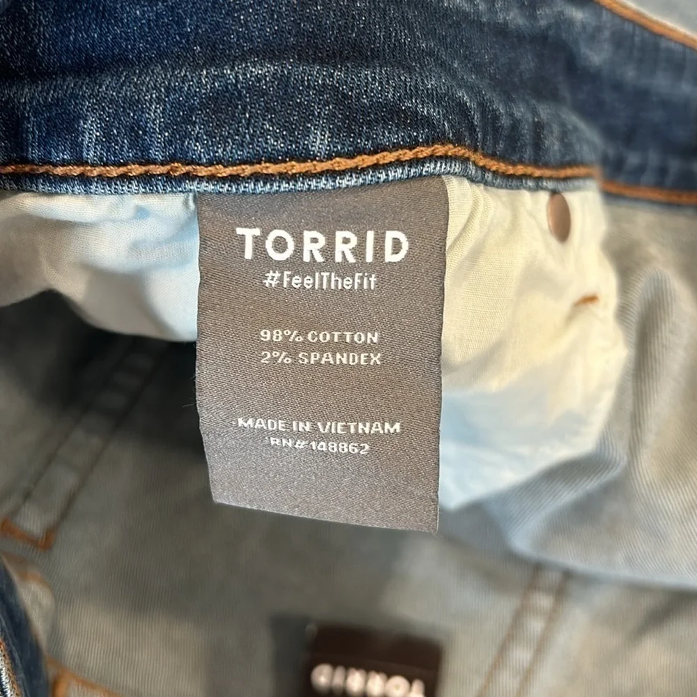 Torrid Mini Denim Straight Skirt Medium Wash Size 24 NWT